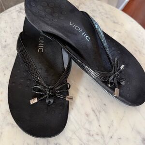 Vionic Women's Black Bow Sandals